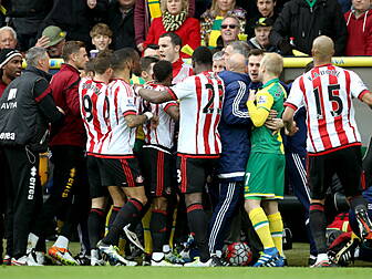 Sunderland and Norwich fined a...